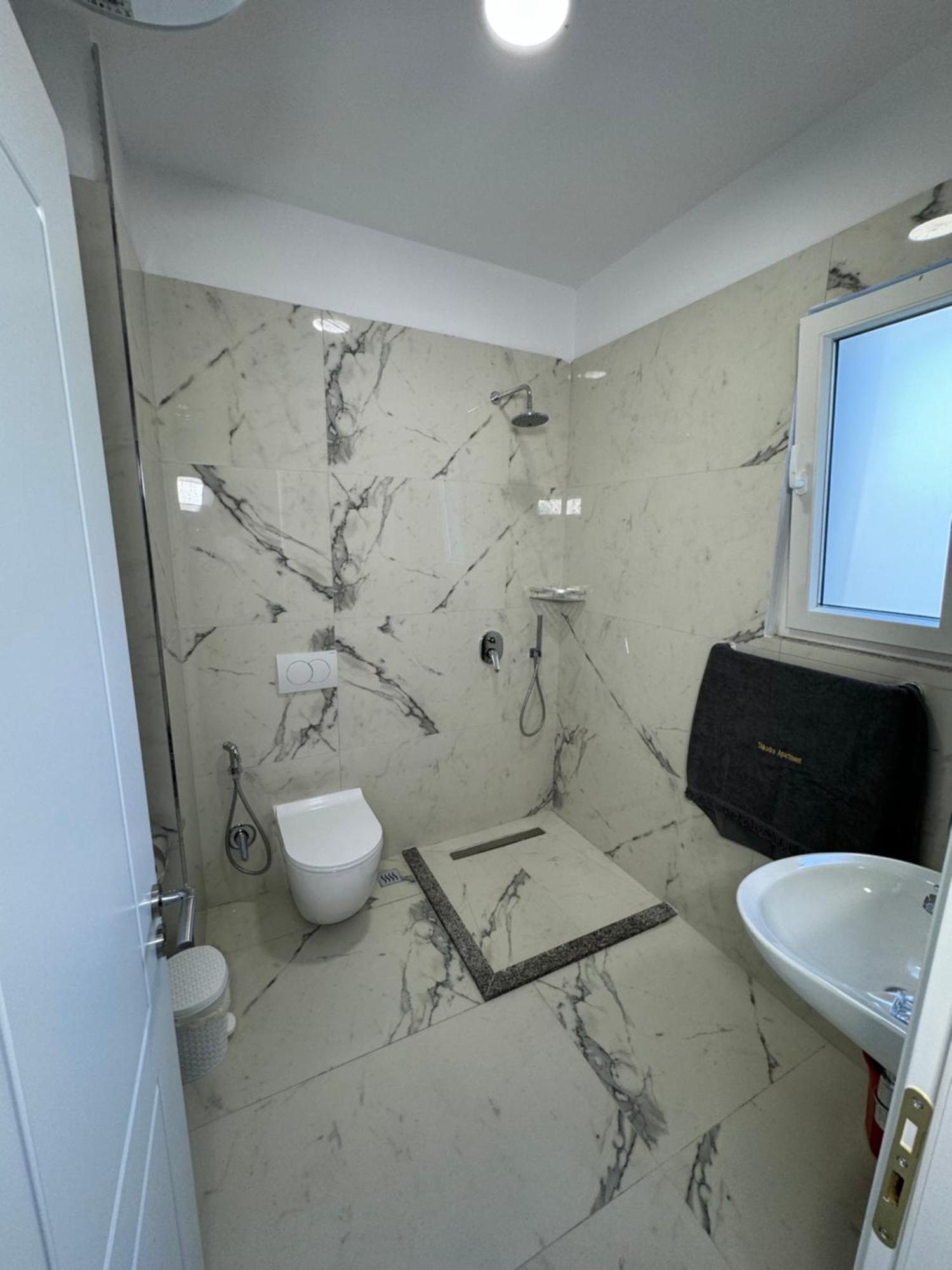 Apartment In City Center Shkoder Ngoại thất bức ảnh